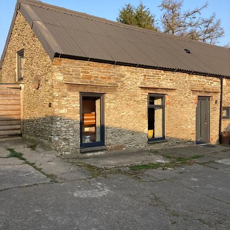 Villa The Milking Parlour At Berthllwyd Quakers Yard Exterior foto
