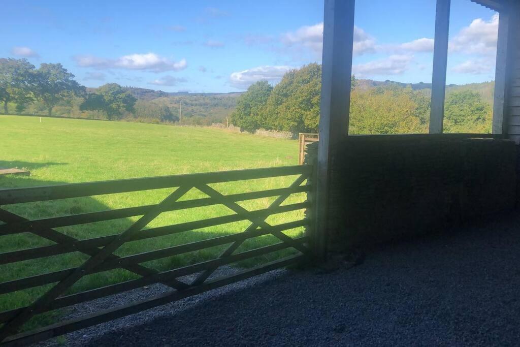 Villa The Milking Parlour At Berthllwyd Quakers Yard Exterior foto